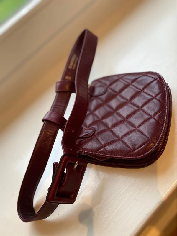 Chanel | heuptas | diamond | burgundy | fanny pack | vintage | lambskin | waist bag