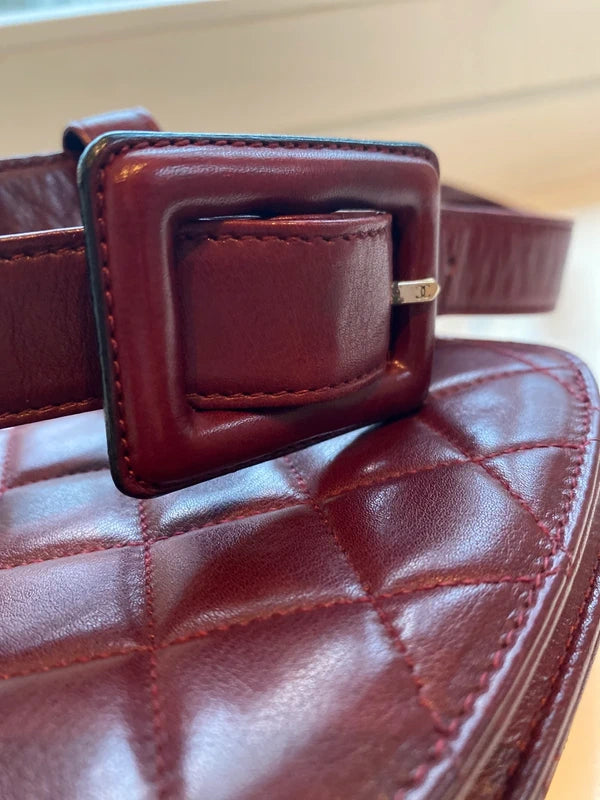 Chanel | heuptas | diamond | burgundy | fanny pack | vintage | lambskin | waist bag