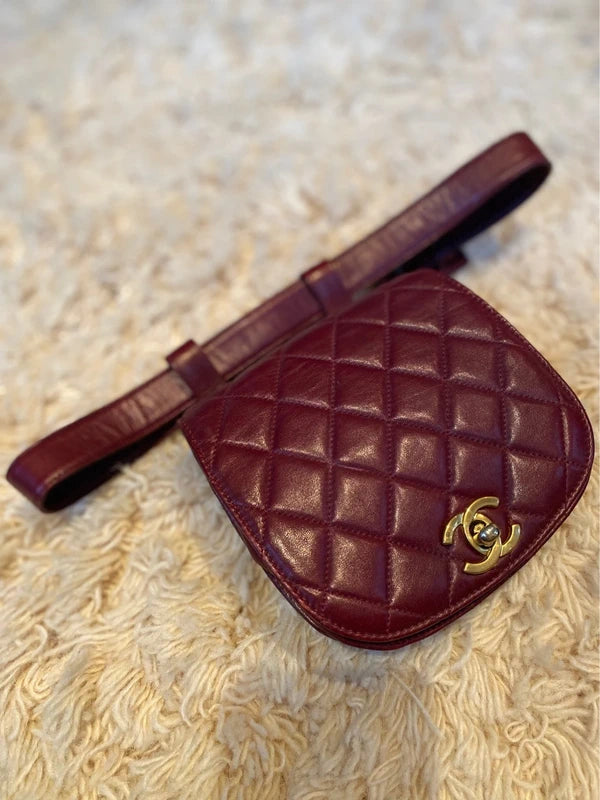Chanel | heuptas | diamond | burgundy | fanny pack | vintage | lambskin | waist bag