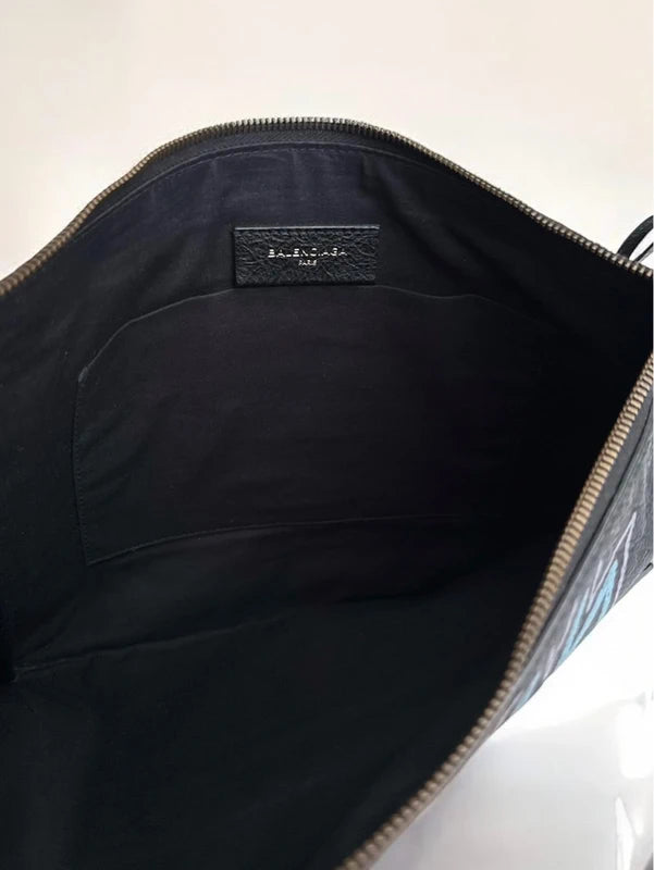 NEW Balenciaga Arena City Graffiti Clutch