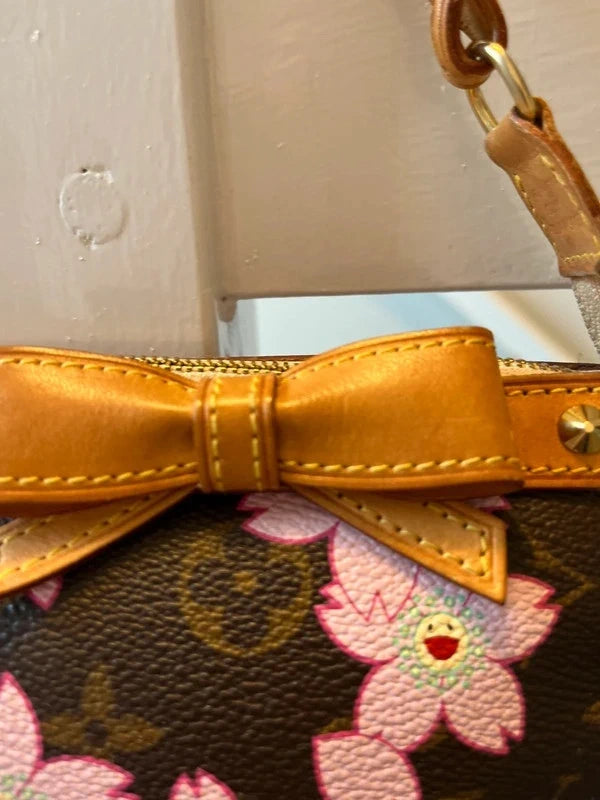 Murakami Pochette